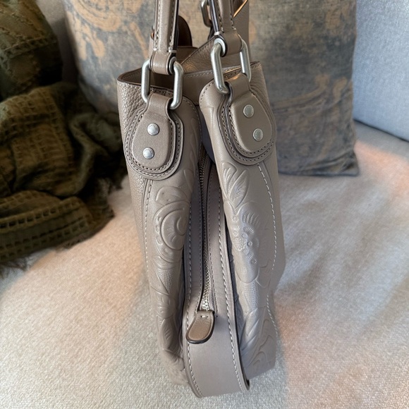 Coach Edie Shoulder Bag 31 with Tea Rose Tooling - Picture 4 of 16